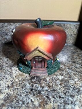 Red Apple Decorative Bookends with Cottage Details
